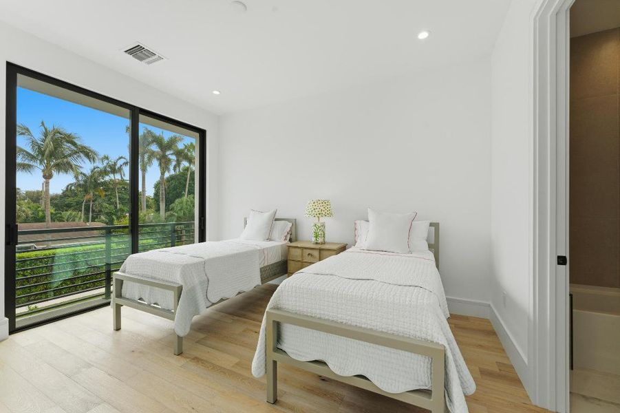 9 Dock St West Palm Beach FL 22