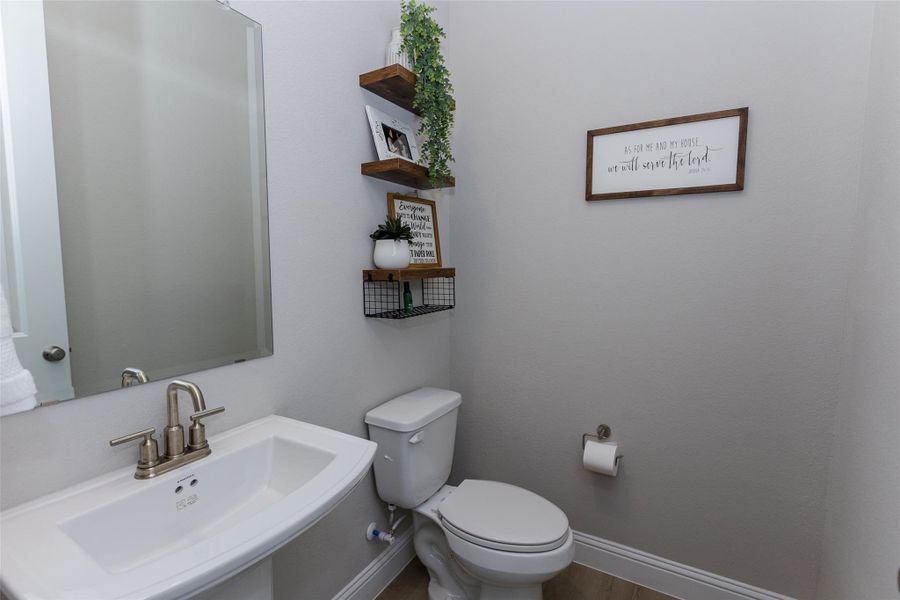 Furnished interior view inside a new home in , Tomball (Image 36).