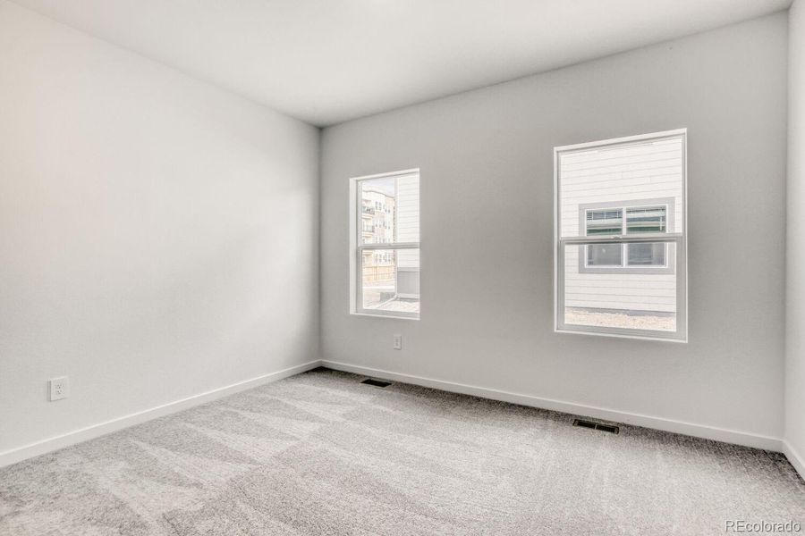 Spacious, unfurnished interior of a new home in Ledge Rock, Johnstown (Image 11).