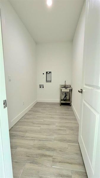 Spacious, unfurnished interior of a new home in , North Port (Image 16).