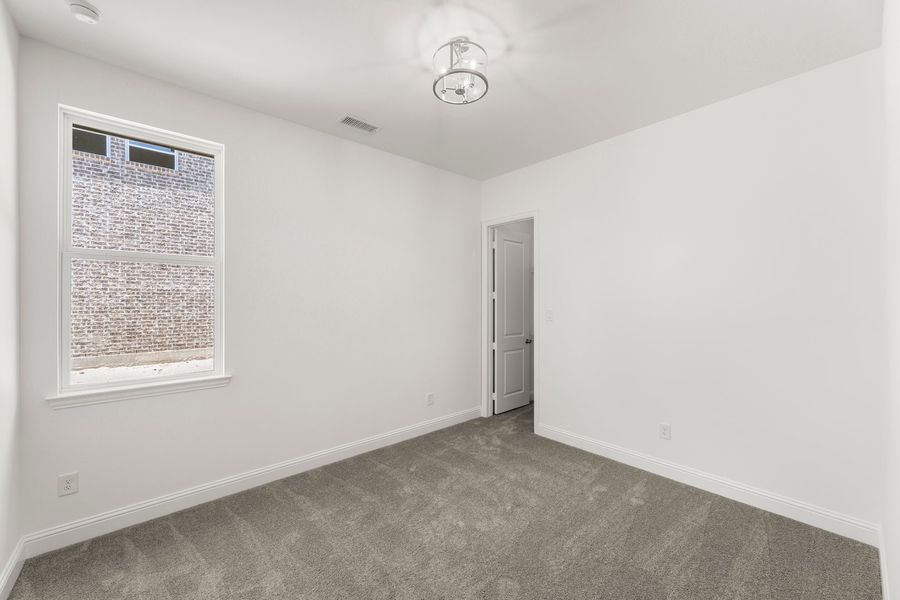 Spacious, unfurnished interior of a new home in Nelson Lake Estates, Rockwall (Image 22). Spacious, unfurnished interior of a new home in Nelson Lake Estates, Rockwall (Image 22).