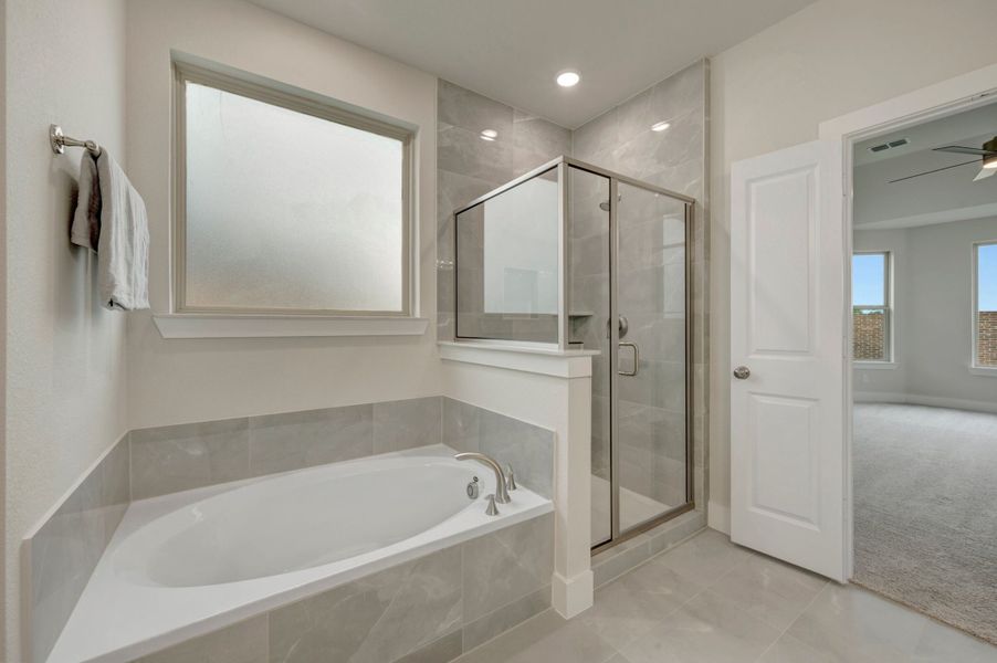 Owner's Bathroom Owner's Bathroom