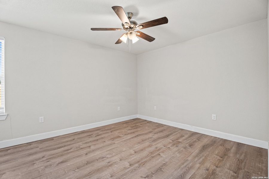 Spacious, unfurnished interior of a new home in , San Antonio (Image 10).