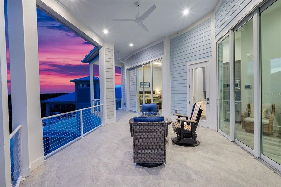 Exterior details and patio area of a home in , Cape Coral (Image 30).