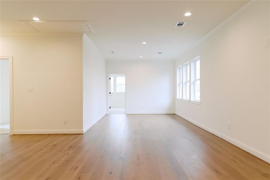 Spacious, unfurnished interior of a new home in , Dallas (Image 24).