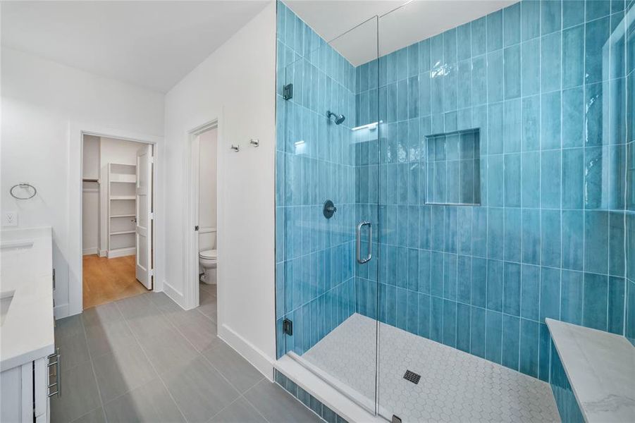 Furnished interior view inside a new home in , Farmers Branch (Image 5).