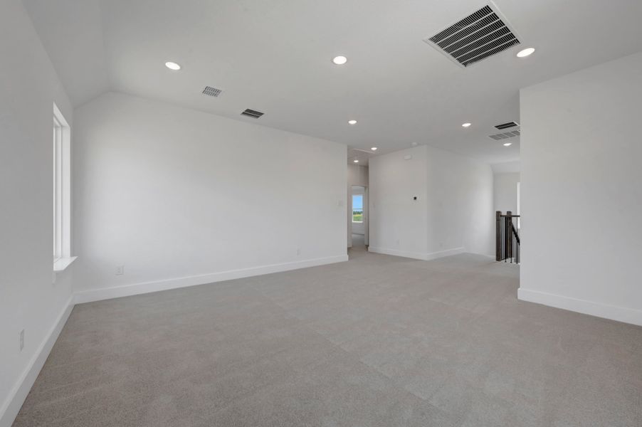 Spacious, unfurnished interior of a new home in Landmark, Denton (Image 27).