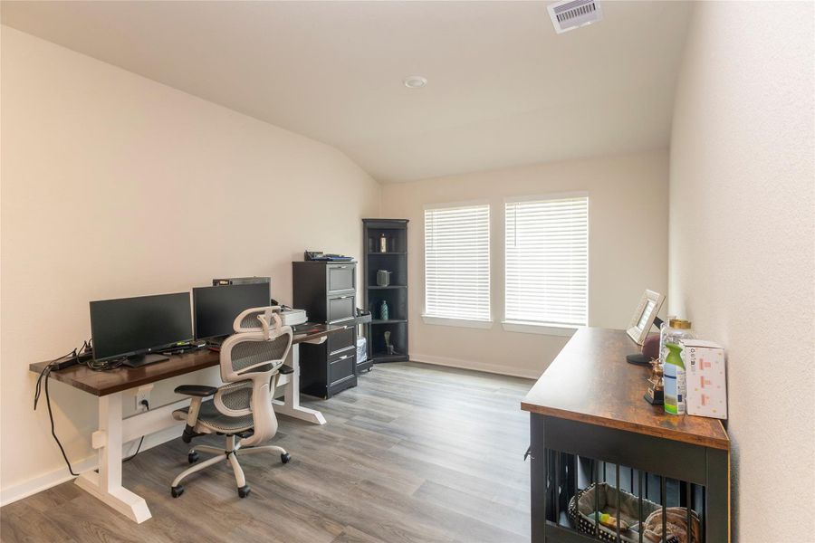 Furnished interior view inside a new home in Sundance Cove - Classic Series, Crosby (Image 15).