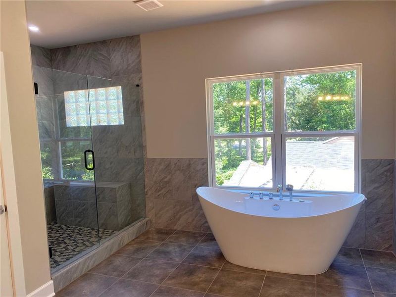 Furnished interior view inside a new home in , Atlanta (Image 9).