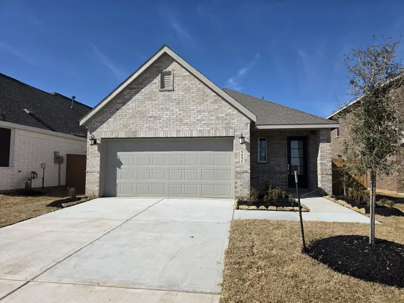 **Photos are representative only. This is not the actual homesite.**