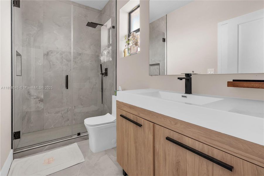 Furnished interior view inside a new home in , Miramar (Image 43).