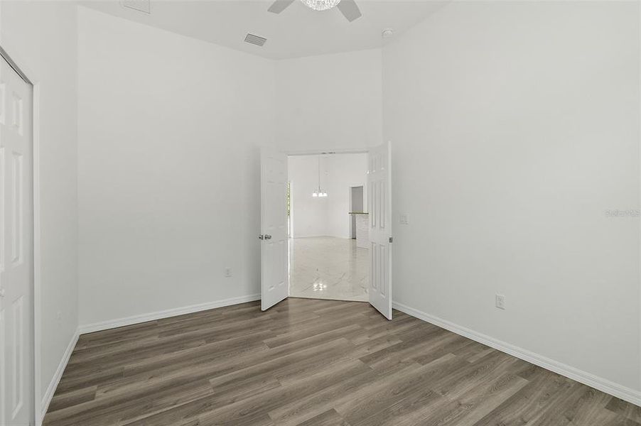 Spacious, unfurnished interior of a new home in , Pierson (Image 14).
