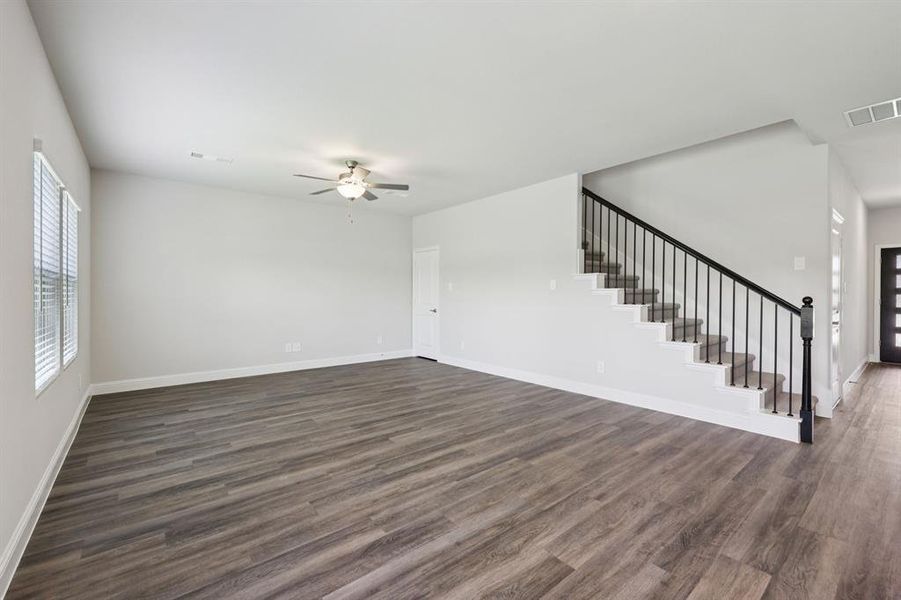 Spacious, unfurnished interior of a new home in Westmoor, Sherman (Image 32).