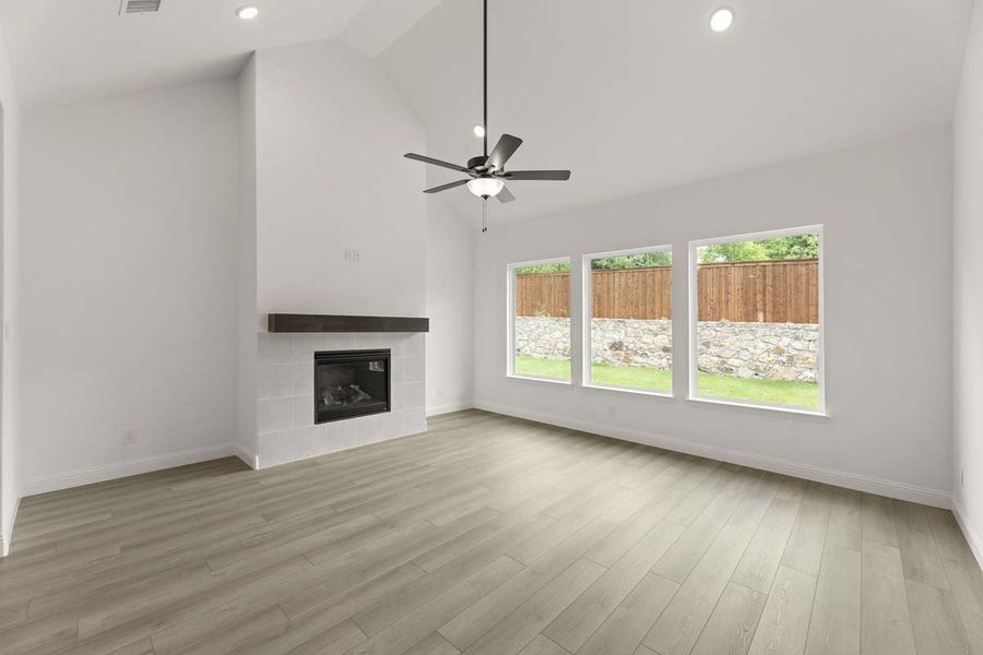 Spacious, unfurnished interior of a new home in Park Hills, Rockwall (Image 23).