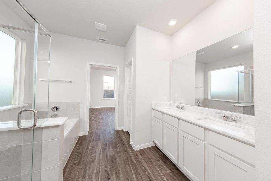 Furnished interior view inside a new home in Bluestem, Brookshire (Image 10).