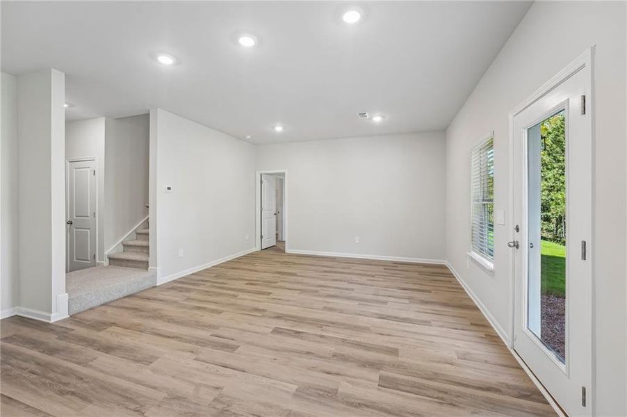 Spacious, unfurnished interior of a new home in Ivey Township, Dallas (Image 62).