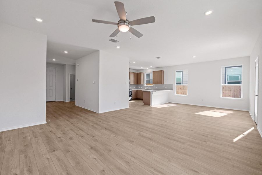 Spacious, unfurnished interior of a new home in Sonterra - Cool Water, Jarrell (Image 21).