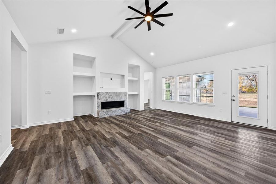 Spacious, unfurnished interior of a new home in , Denison (Image 28).