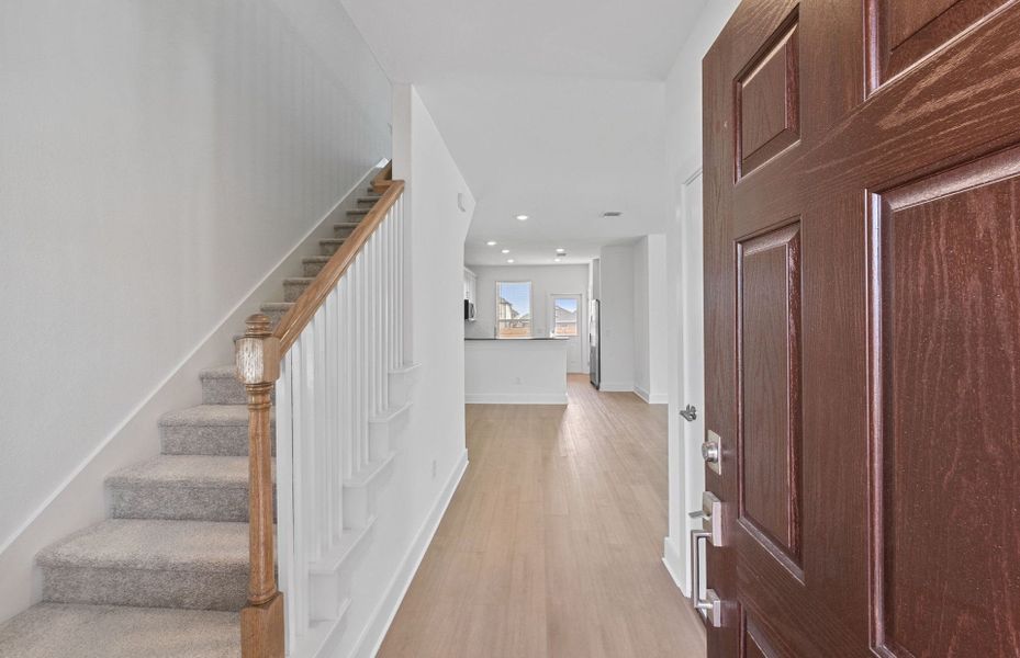 Spacious, unfurnished interior of a new home in Crosswinds, Kyle (Image 14).