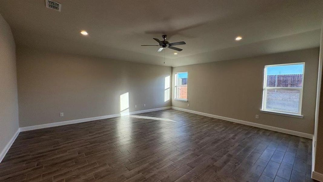 Spacious, unfurnished interior of a new home in Sandstone Estates, Granbury (Image 20). Spacious, unfurnished interior of a new home in Sandstone Estates, Granbury (Image 20).