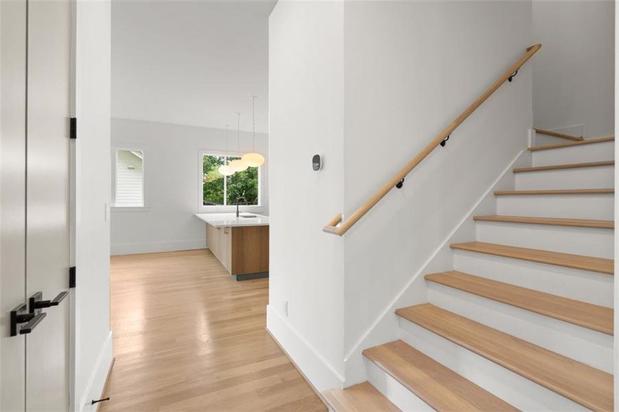 Spacious, unfurnished interior of a new home in , Atlanta (Image 23).