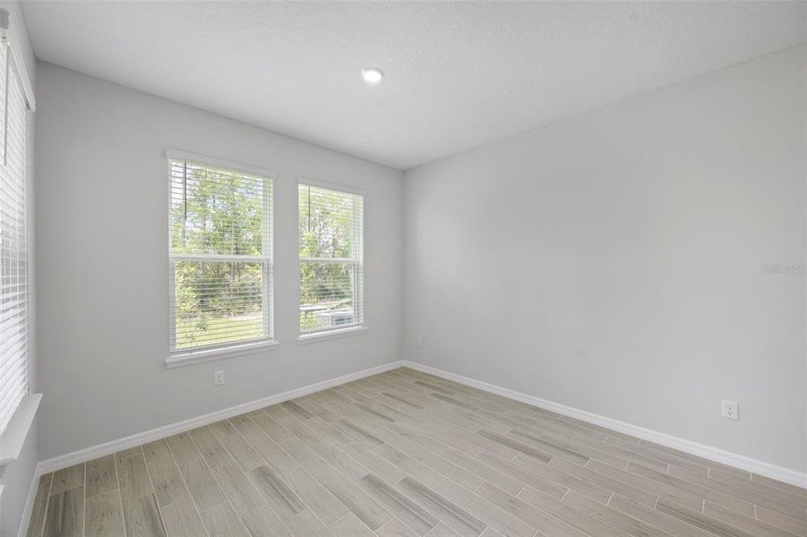 Spacious, unfurnished interior of a new home in Hammock at Two Rivers, Zephyrhills (Image 58).