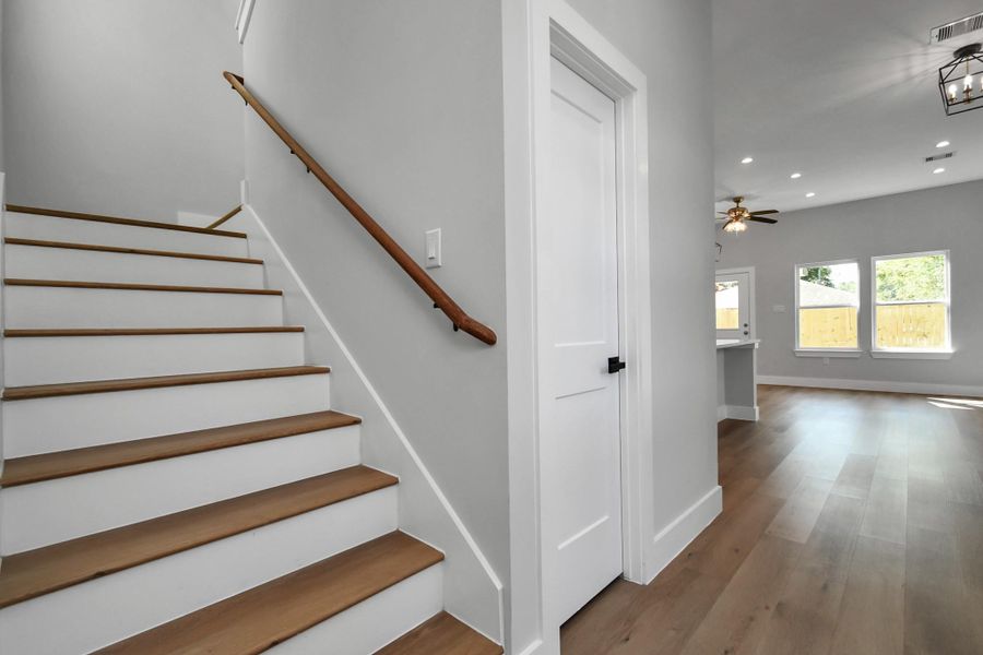 Spacious, unfurnished interior of a new home in , Houston (Image 11).