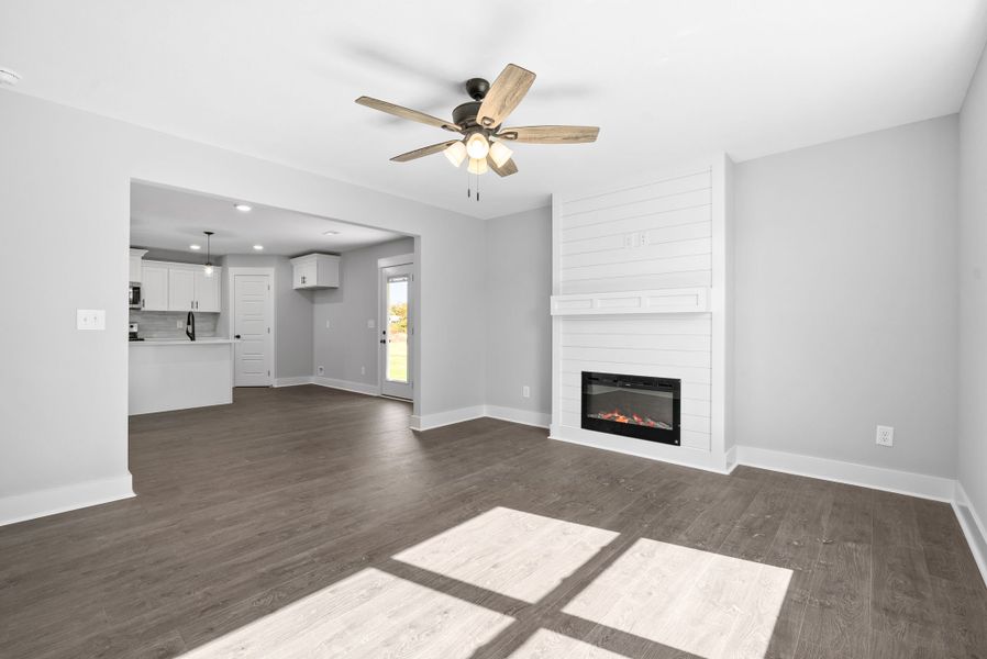 Representative unfurnished interior of a home built from the Noah by Rockwood Homes in Garrettsburg Meadows, Clarksville (Image 15).