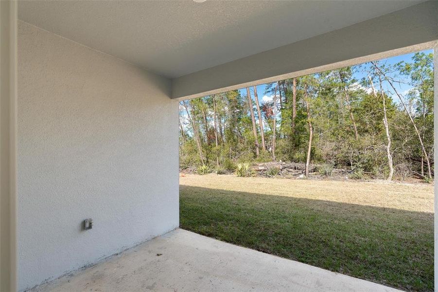 Exterior details and patio area of a home in , Ocala (Image 4).