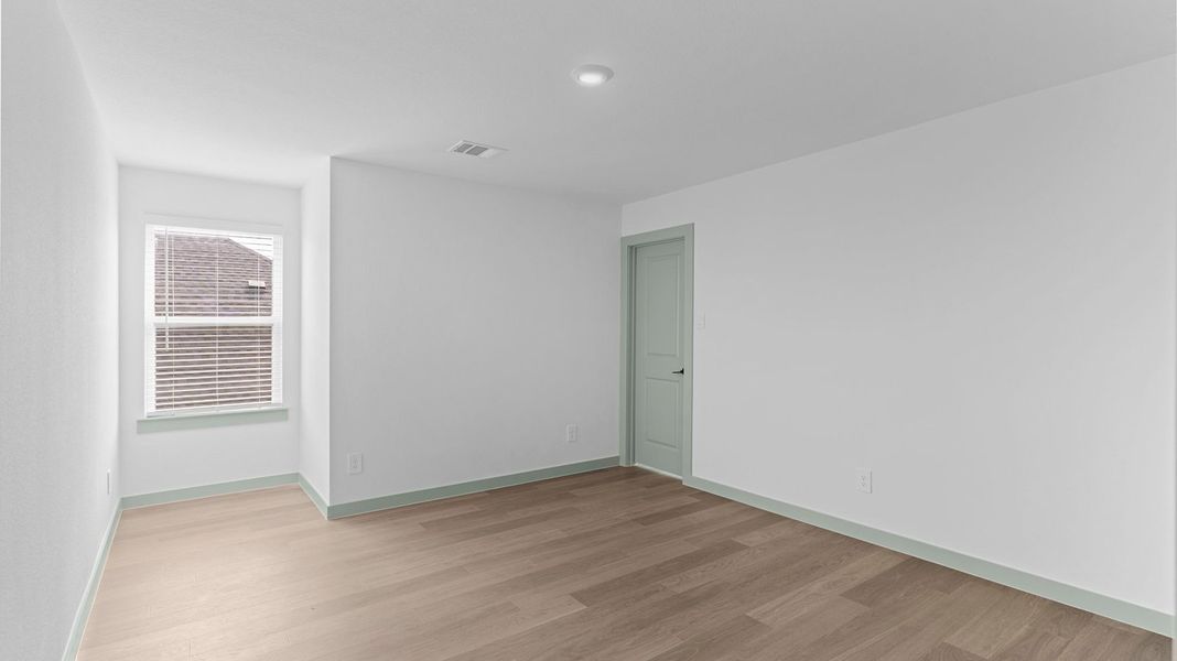Spacious, unfurnished interior of a new home in Alexander, Pearland (Image 16).