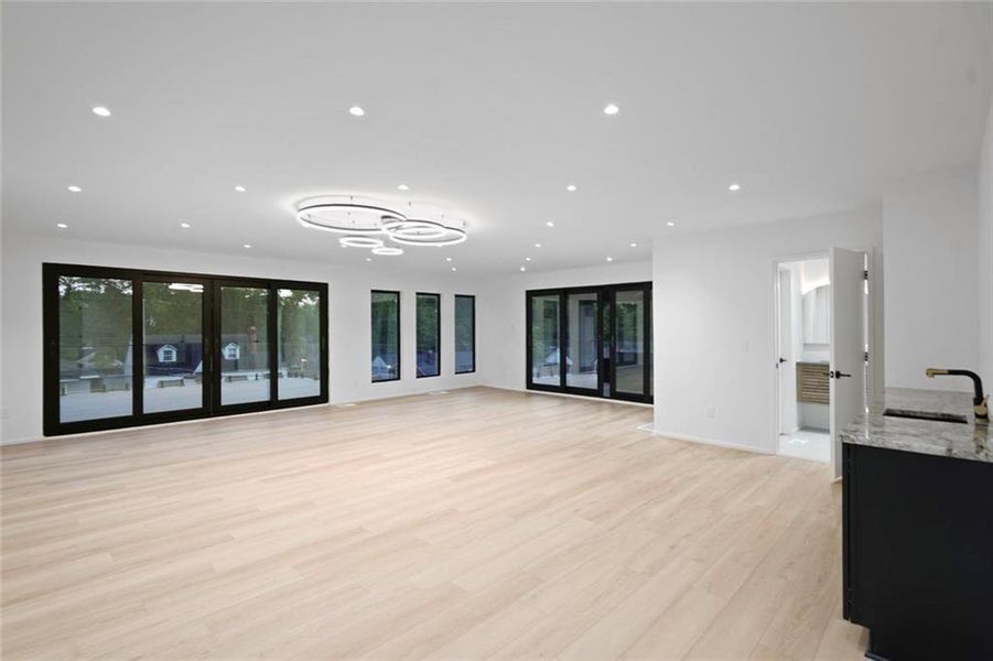 Spacious, unfurnished interior of a new home in , Atlanta (Image 20).