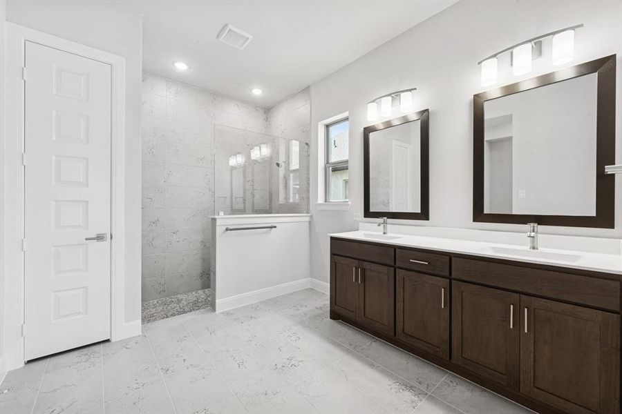 Furnished interior view inside a new home in Myrtle Creek, Waxahachie (Image 7).