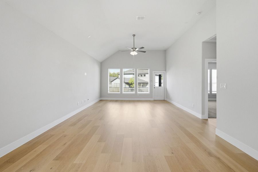 Spacious, unfurnished interior of a new home in Sanctuary, Salado (Image 23).
