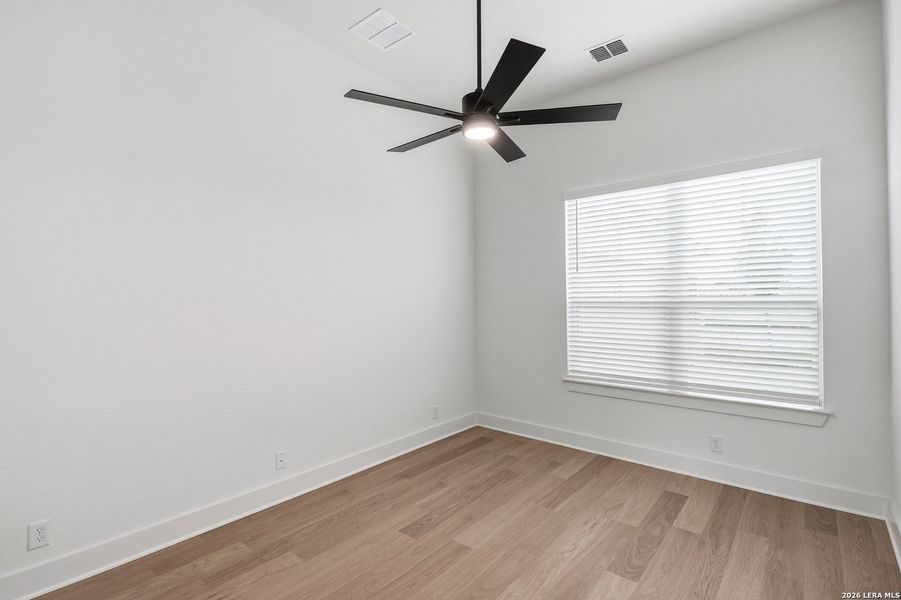 Spacious, unfurnished interior of a new home in Prominence Urban, San Antonio (Image 36).