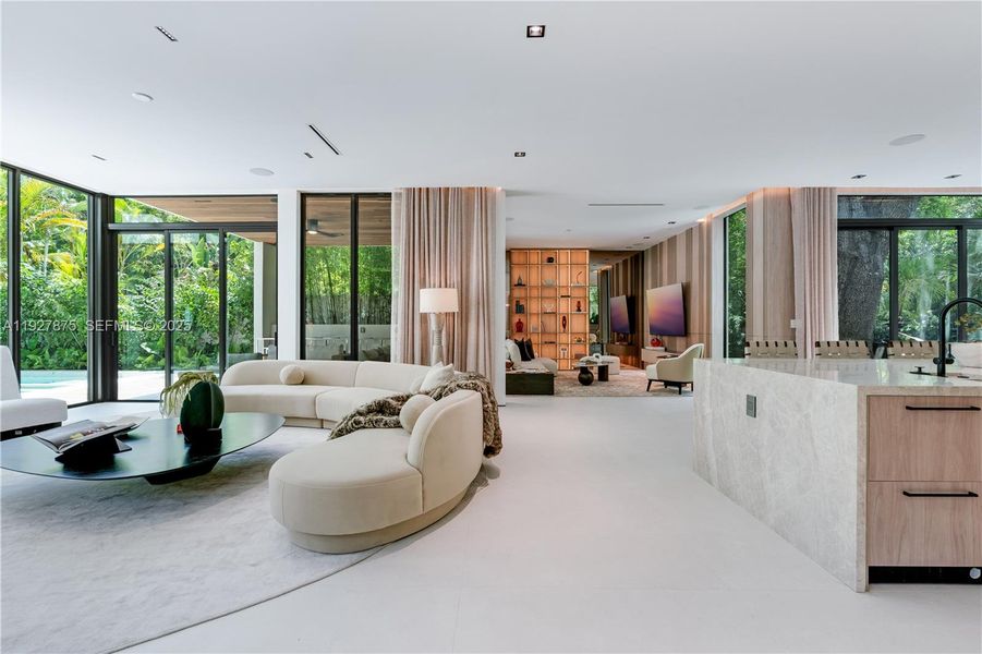 Community amenities in , Miami (Image 61).