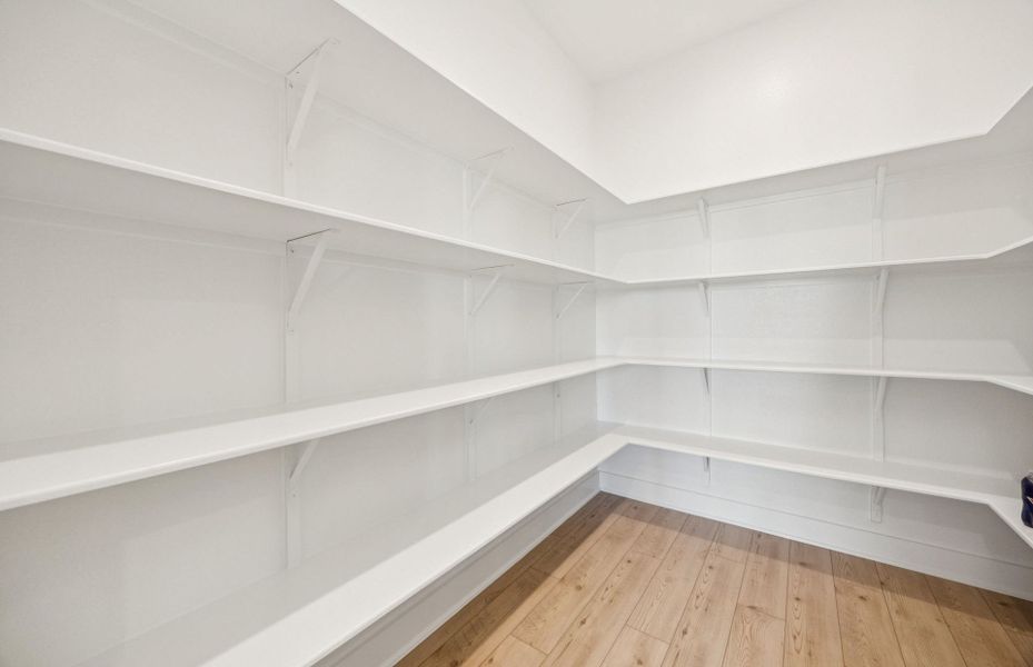 Representative unfurnished interior of a home built from the Gillett by Pulte Homes in Ryehill, Rosenberg (Image 21).