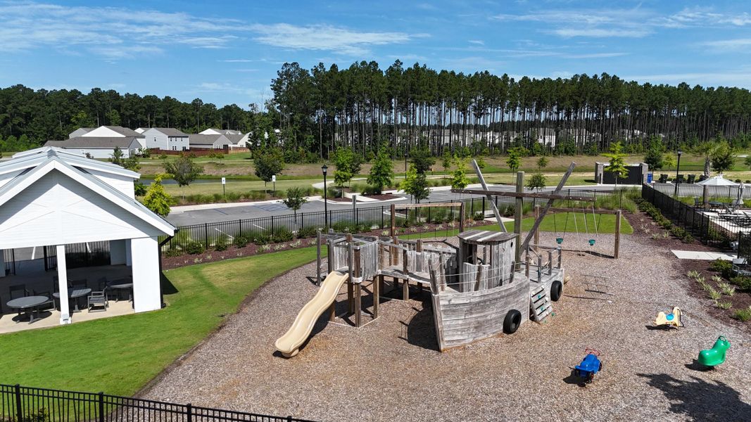 Community amenities in Watson Hill, Summerville (Image 12).