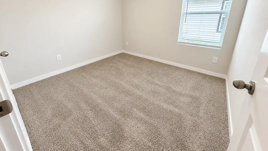 Spacious, unfurnished interior of a new home in Waldron Estates, Corpus Christi (Image 16).