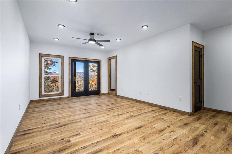 Spacious, unfurnished interior of a new home in , Ellijay (Image 34).