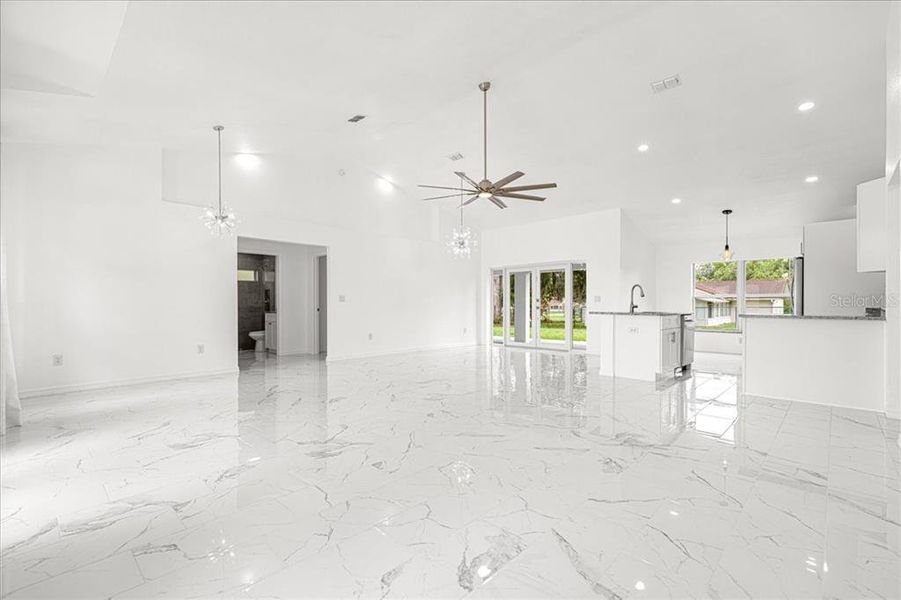 Spacious, unfurnished interior of a new home in , Summerfield (Image 18).