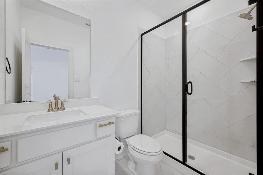 Furnished interior view inside a new home in , Frisco (Image 13).