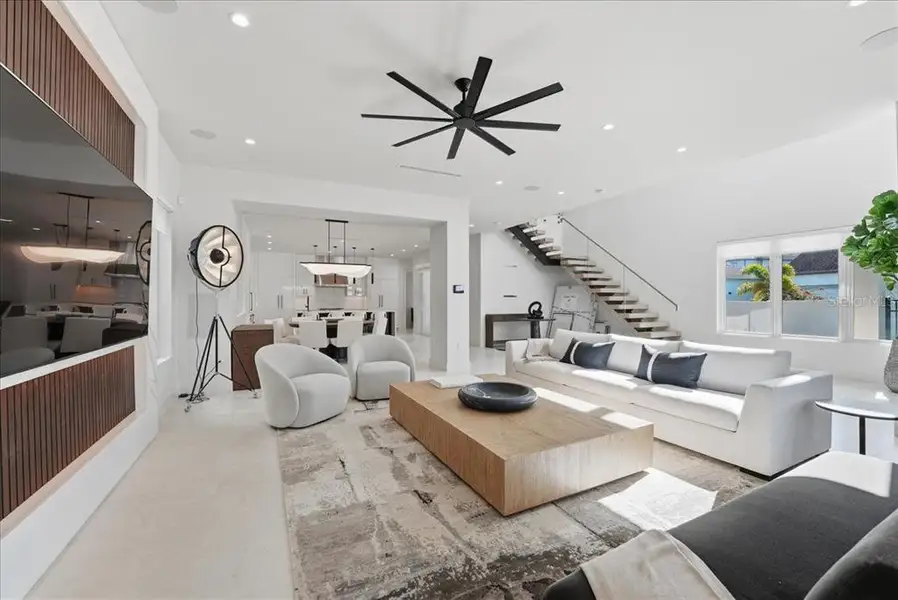 Furnished interior view inside a new home in , Orlando (Image 6).