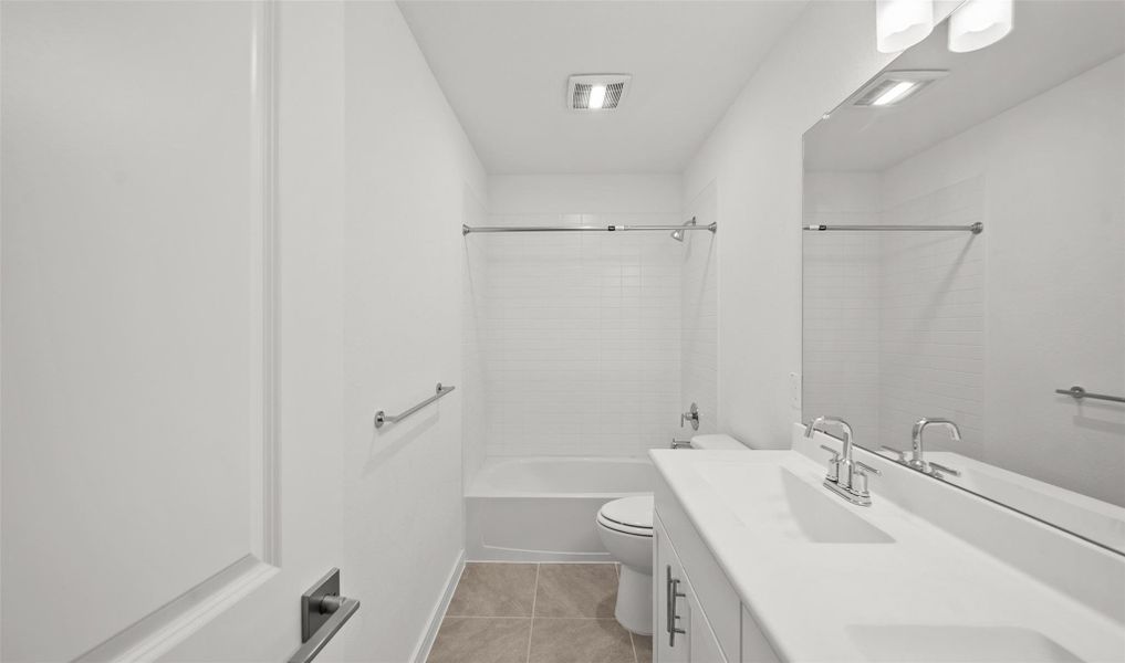 Hall bath 2 (*Photo not of actual home and used for illustration purposes only.)