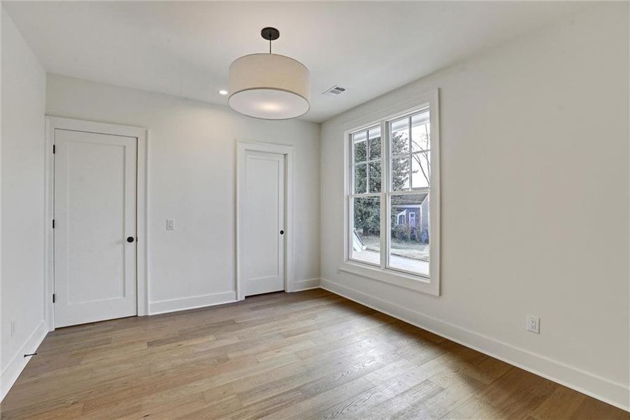 Spacious, unfurnished interior of a new home in , Gainesville (Image 24).