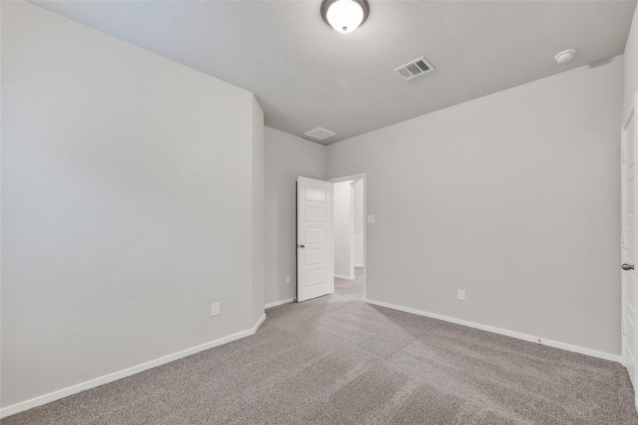 Spacious, unfurnished interior of a new home in Rollingbrook Estates, Baytown (Image 37).