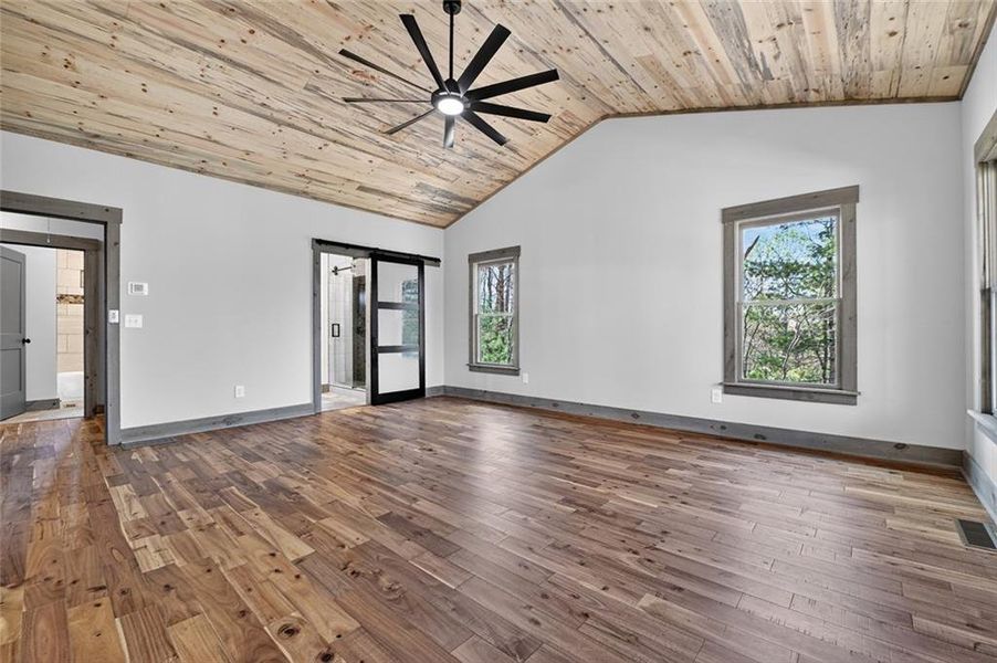 Spacious, unfurnished interior of a new home in , Ellijay (Image 37).