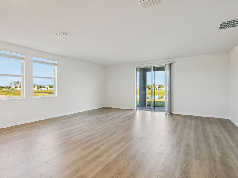 Spacious, unfurnished interior of a new home in The Reserve at Twin Lakes, St. Cloud (Image 7).