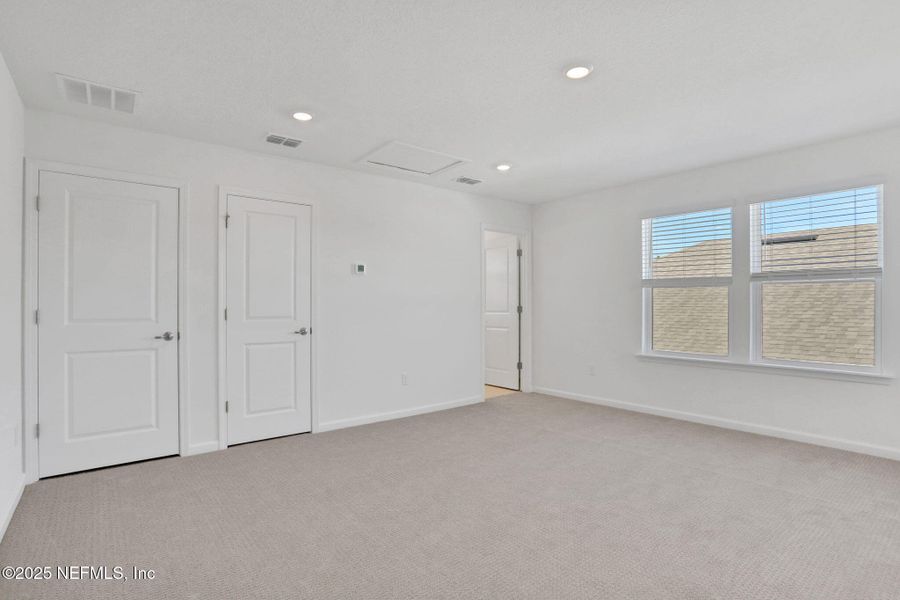 Spacious, unfurnished interior of a new home in Hyland Trail, Green Cove Springs (Image 17).