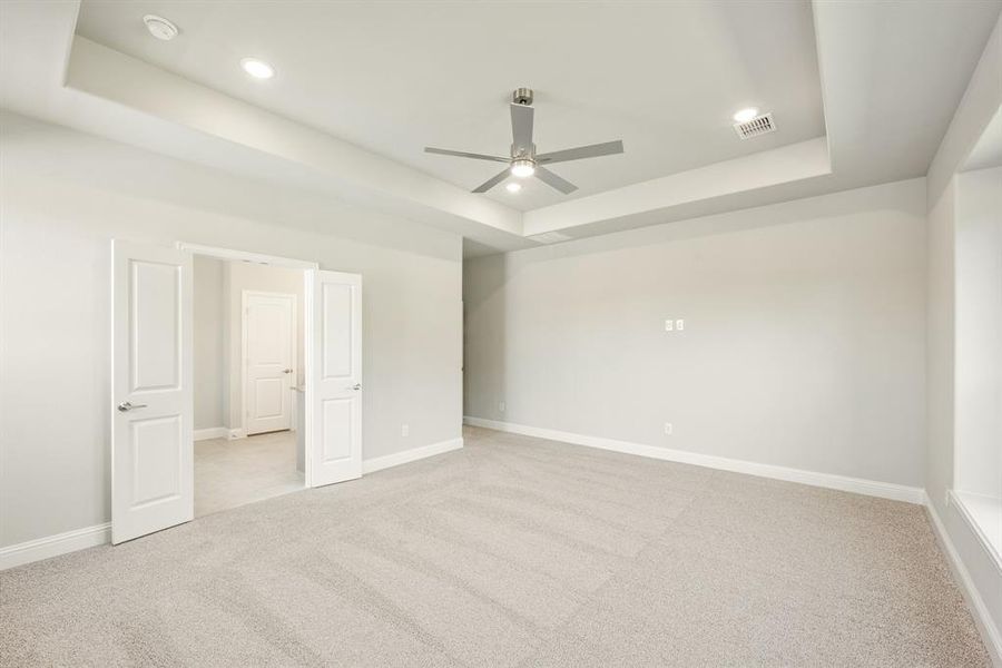 Spacious, unfurnished interior of a new home in Sunset Ridge, Alvarado (Image 30).