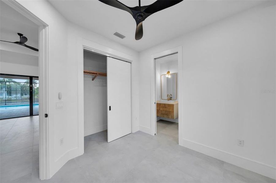 Spacious, unfurnished interior of a new home in , Cape Coral (Image 45).